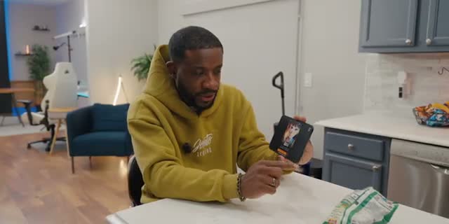 UrAvgConsumer testing the Duo in flex mode in his kitchen